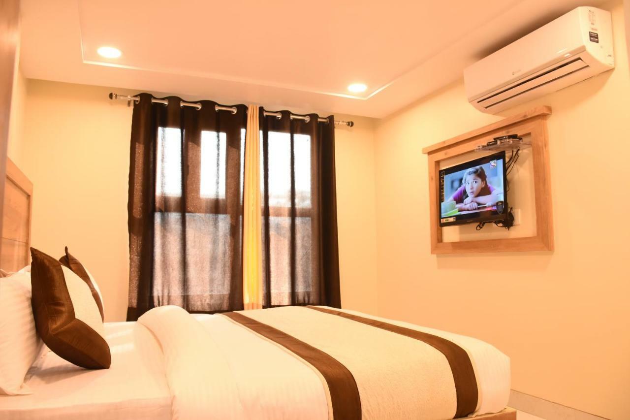 Hotel Kaushal Palace نيودلهي المظهر الخارجي الصورة